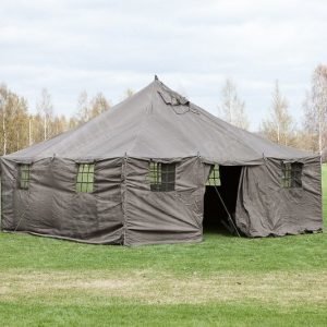 Suurteltta 480 x 480 x 320 cm varusteineen